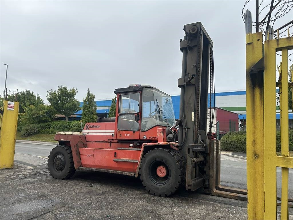 Kalmar DCD160-12 - Dízel targonca: 3 kép. Kalmar DCD160-12 - Dízel targonca: 3 kép.
