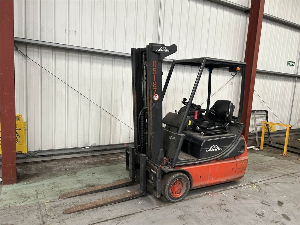 Linde E16C-02 - Elektromos targonca: 2 kép. Linde E16C-02 - Elektromos targonca: 2 kép.