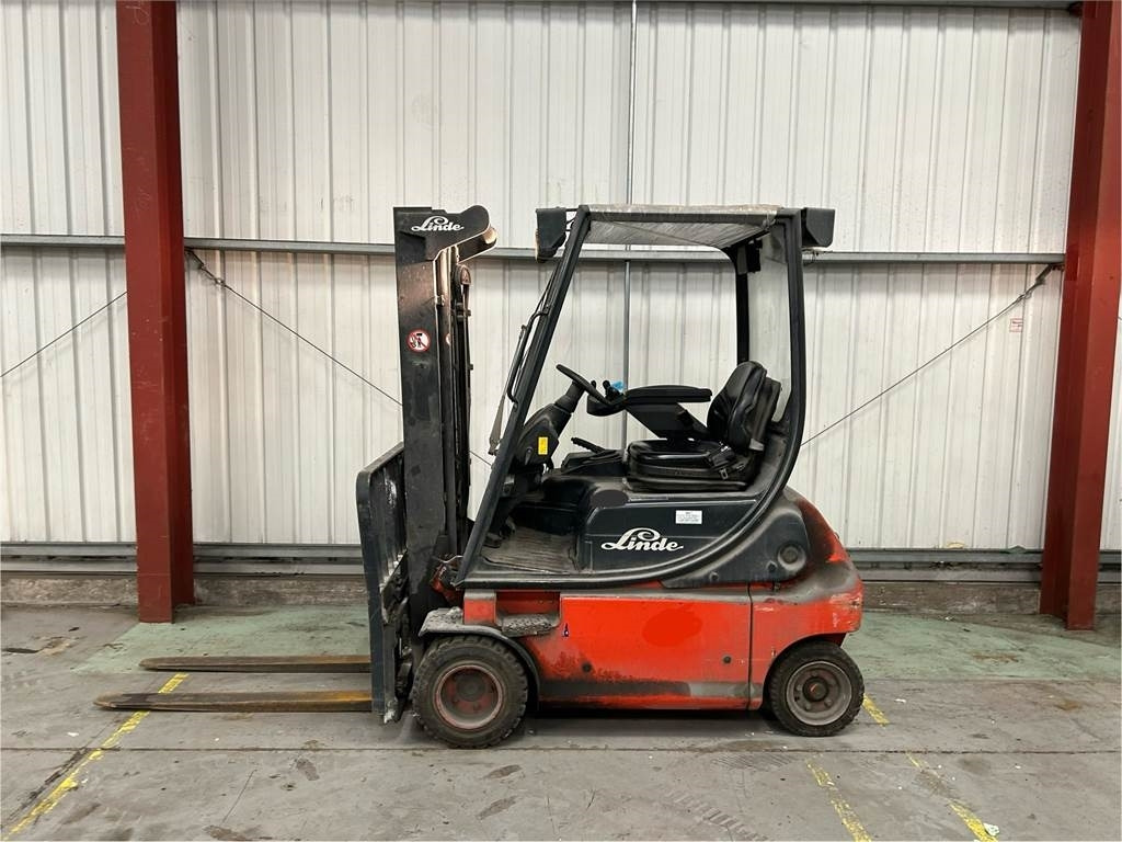Linde E18P-02 - Elektromos targonca: 1 kép. Linde E18P-02 - Elektromos targonca: 1 kép.