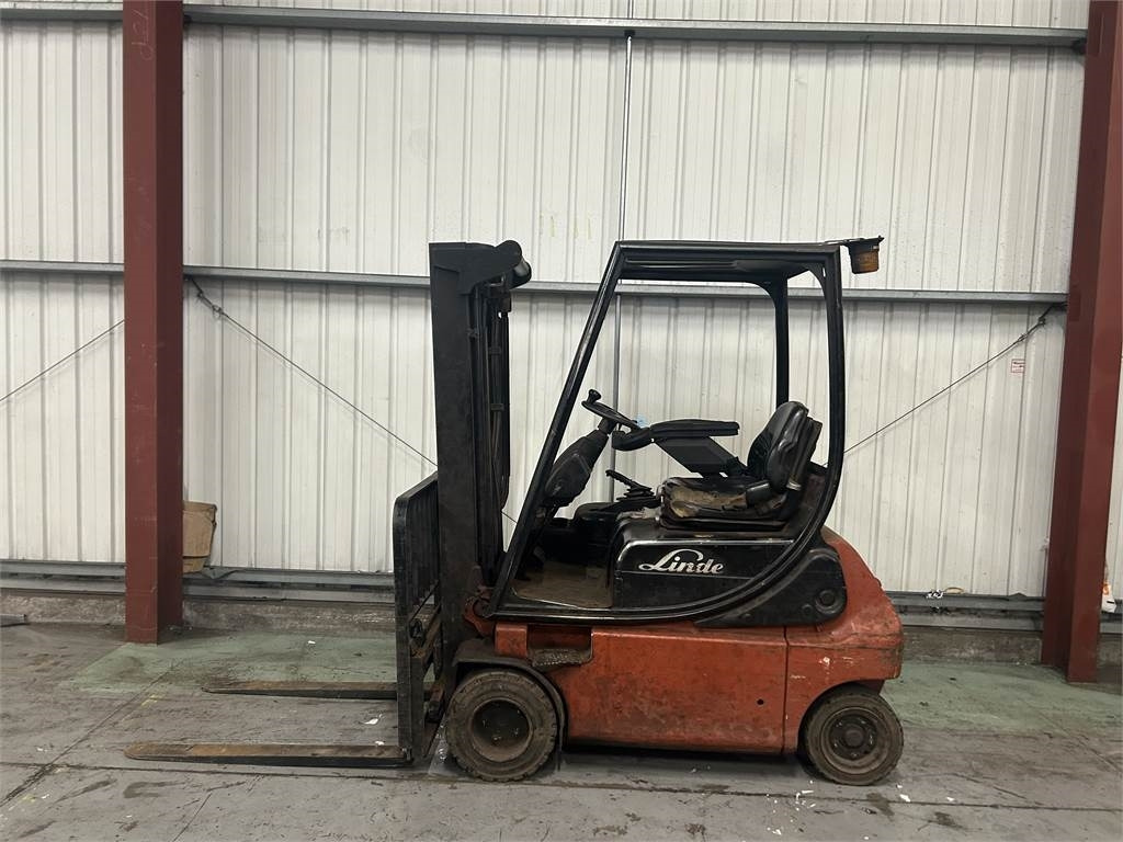 Linde E18P-02 - Elektromos targonca: 1 kép. Linde E18P-02 - Elektromos targonca: 1 kép.