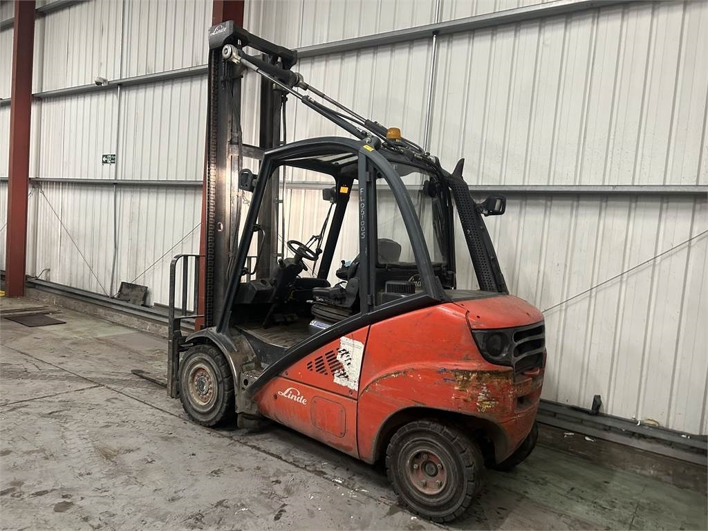 Linde H30D - Dízel targonca: 3 kép. Linde H30D - Dízel targonca: 3 kép.