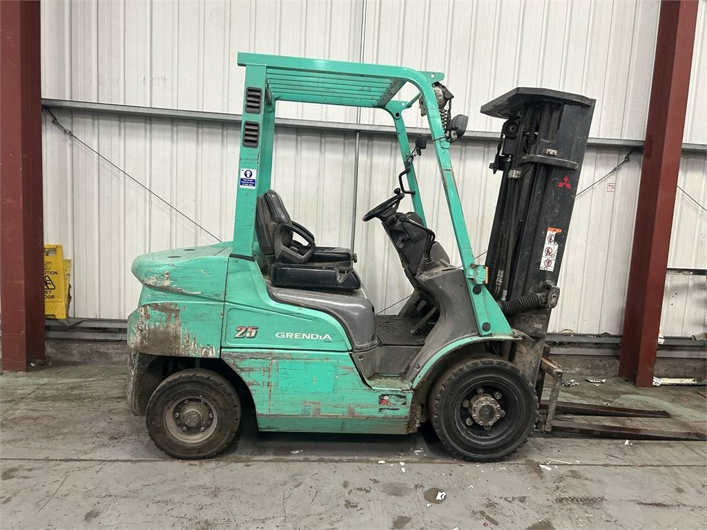 Mitsubishi FD25NT - Dízel targonca: 5 kép. Mitsubishi FD25NT - Dízel targonca: 5 kép.