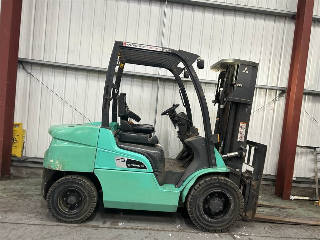 Mitsubishi FD30NT - Dízel targonca: 5 kép. Mitsubishi FD30NT - Dízel targonca: 5 kép.