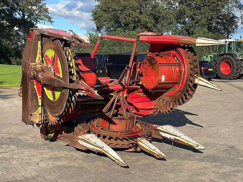 Claas RU 450 - Betakarítógép tartozék: 1 kép. Claas RU 450 - Betakarítógép tartozék: 1 kép.