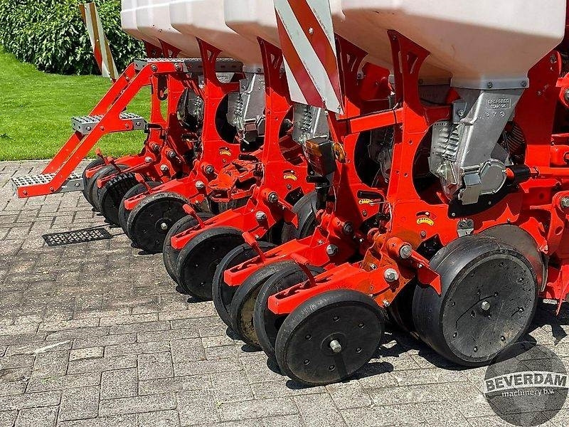 Szemenkénti vetőgép Gaspardo MTE 300 6R: 10 kép.