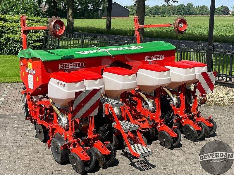 Gaspardo MTE 300 6R - Szemenkénti vetőgép: 2 kép. Gaspardo MTE 300 6R - Szemenkénti vetőgép: 2 kép.