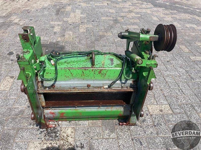 John Deere Korrelkneuzer - Betakarítógép tartozék: 1 kép. John Deere Korrelkneuzer - Betakarítógép tartozék: 1 kép.
