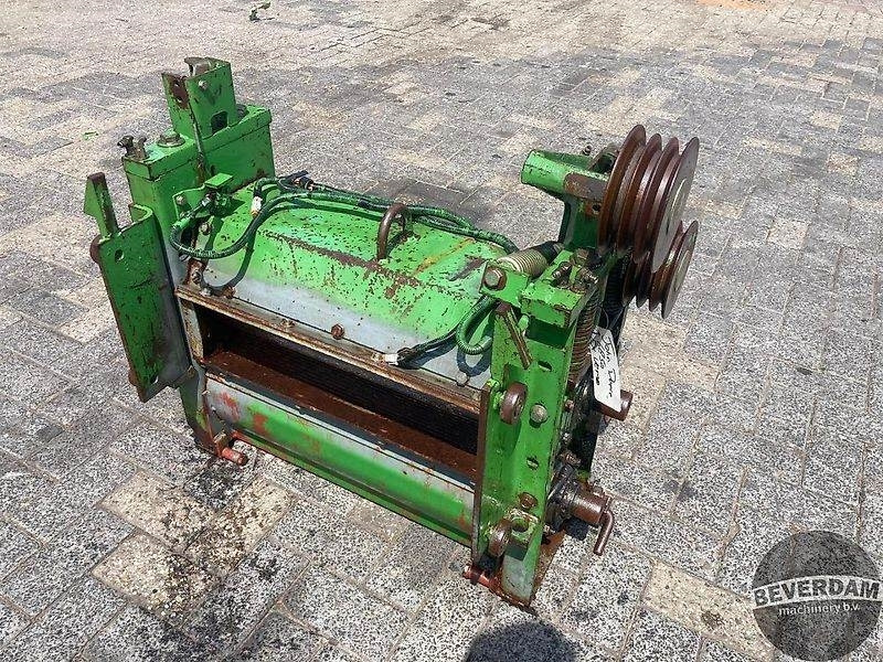 John Deere Korrelkneuzer - Betakarítógép tartozék: 2 kép. John Deere Korrelkneuzer - Betakarítógép tartozék: 2 kép.