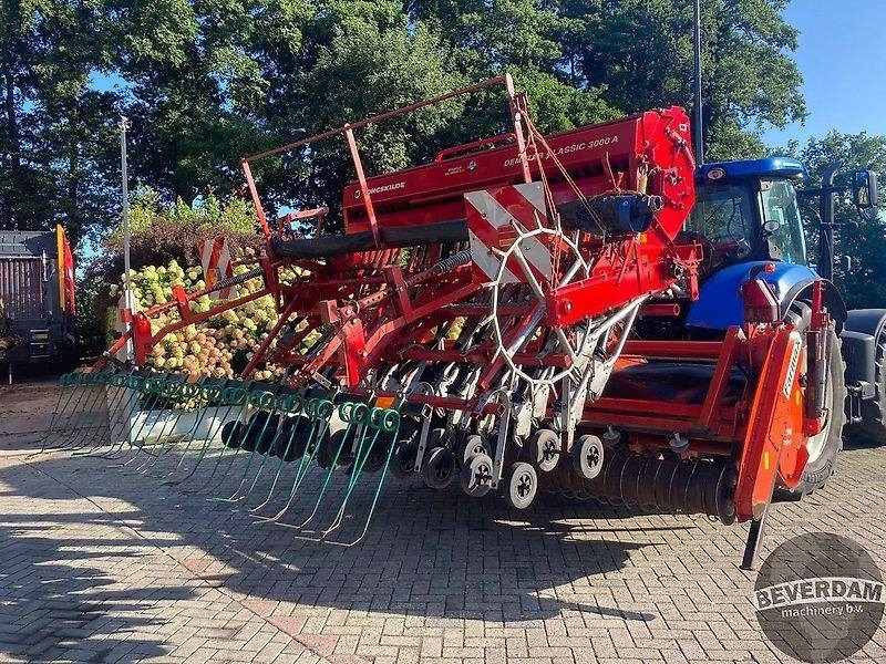 Kongskilde Farmax / Kongskilde zaaicombinatie - Talajművelő gep: 2 kép. Kongskilde Farmax / Kongskilde zaaicombinatie - Talajművelő gep: 2 kép.