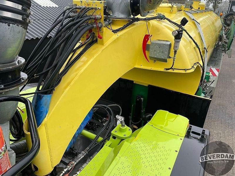Szippantó tartálykocsi Kotte Garant RTLX 32000 Claas Xerion 4000: 19 kép. Szippantó tartálykocsi Kotte Garant RTLX 32000 Claas Xerion 4000: 19 kép.