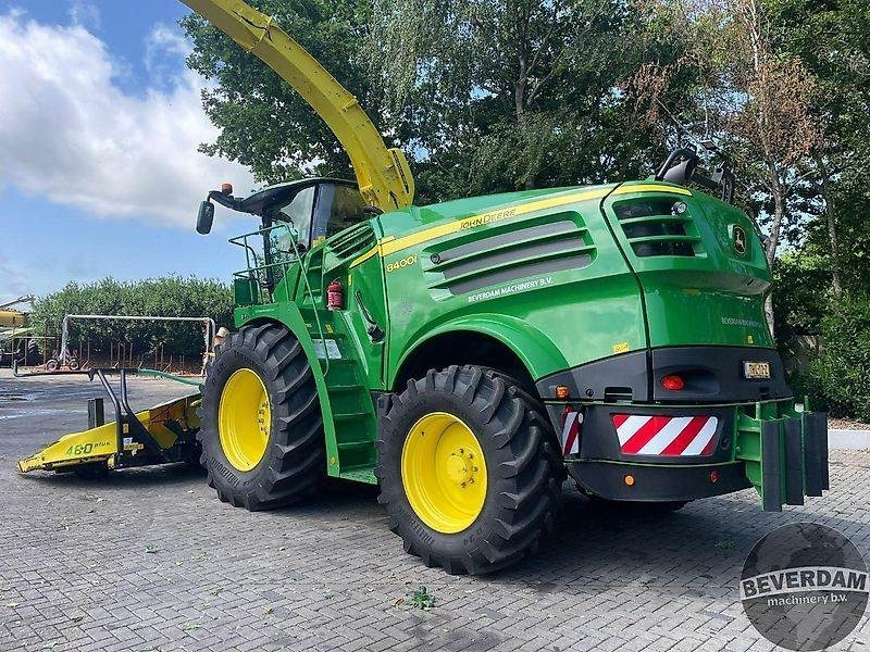 John Deere 8400 - Mezőgazdasági gépek: 4 kép. John Deere 8400 - Mezőgazdasági gépek: 4 kép.