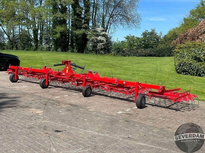 Pronar BC 900 - Rugós borona: 4 kép. Pronar BC 900 - Rugós borona: 4 kép.