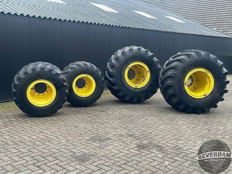 Tianli Terra Flotation 66X43.00R25 48X25.00R20 John Deer - Gumiabroncs - Mezőgazdasági gépek: 1 kép. Tianli Terra Flotation 66X43.00R25 48X25.00R20 John Deer - Gumiabroncs - Mezőgazdasági gépek: 1 kép.