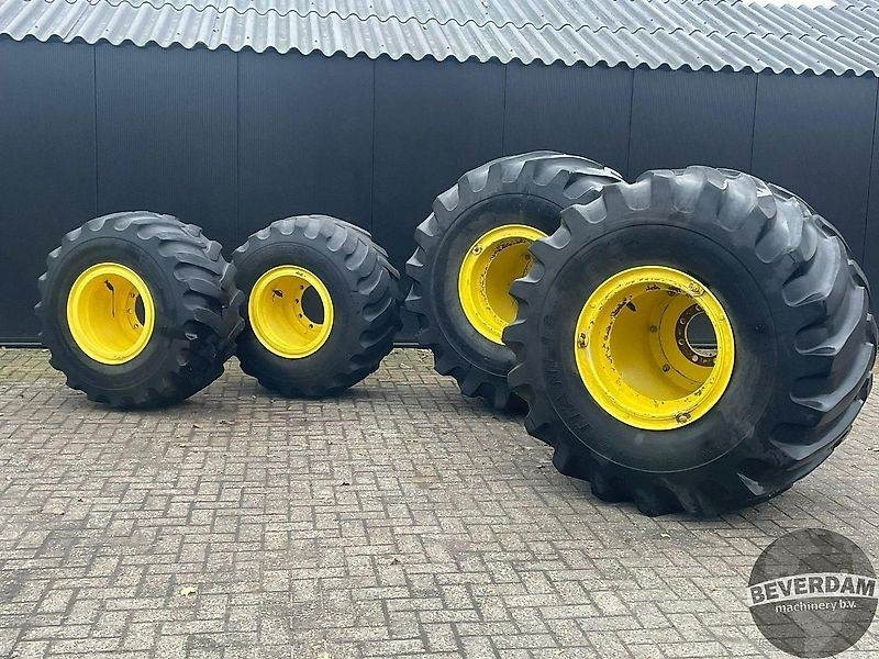 Tianli Terra Flotation 66X43.00R25 48X25.00R20 John Deer - Gumiabroncs - Mezőgazdasági gépek: 2 kép. Tianli Terra Flotation 66X43.00R25 48X25.00R20 John Deer - Gumiabroncs - Mezőgazdasági gépek: 2 kép.