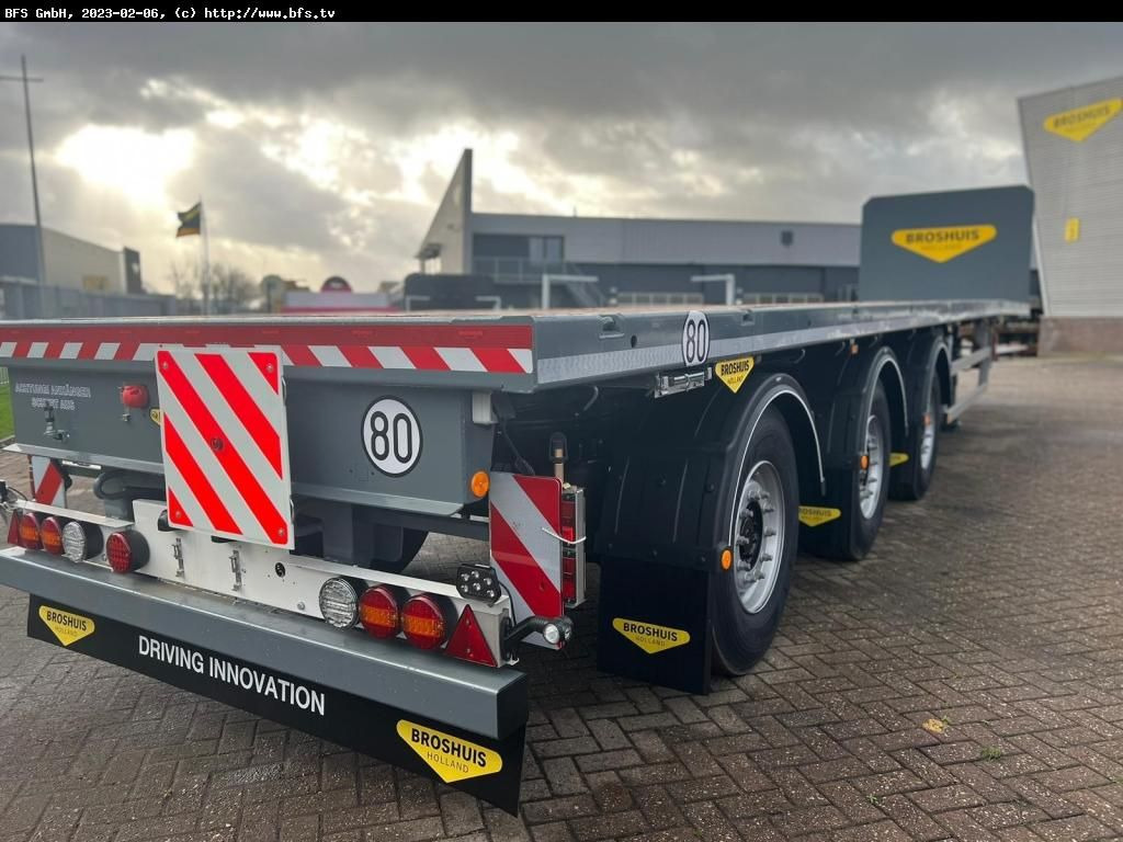 Broshuis Telesattel 1x ausziehbar 3-Achs Telesattel Leich - Platós félpótkocsi: 1 kép. Broshuis Telesattel 1x ausziehbar 3-Achs Telesattel Leich - Platós félpótkocsi: 1 kép.