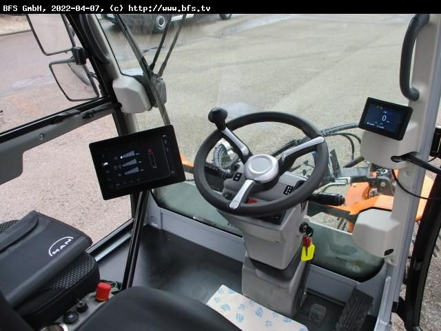CityCat 2020 XL CityCat V20 mit 3 Besensystem - Utcaseprő gép: 4 kép. CityCat 2020 XL CityCat V20 mit 3 Besensystem - Utcaseprő gép: 4 kép.