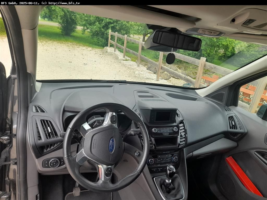Ford Transit/Toureno Connect Grand Titanium S/S 5 - 7 - Kisbusz: 2 kép. Ford Transit/Toureno Connect Grand Titanium S/S 5 - 7 - Kisbusz: 2 kép.