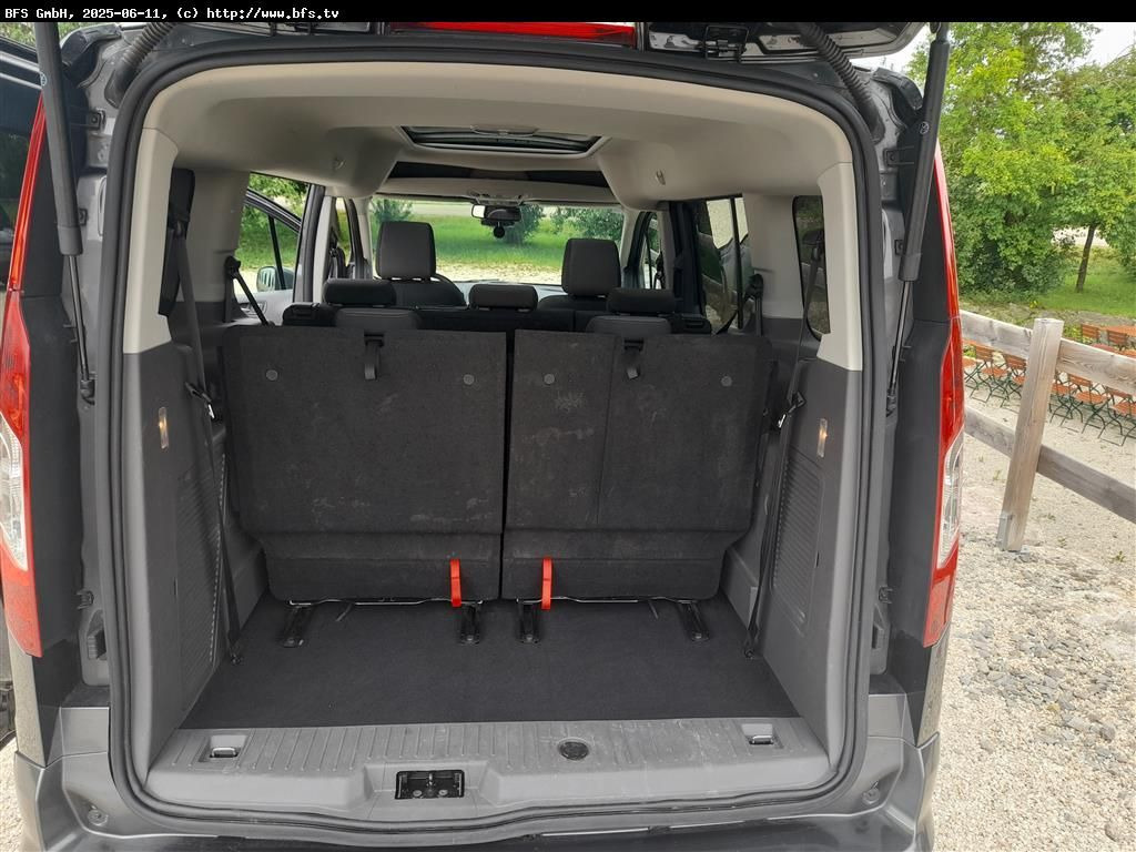 Ford Transit/Toureno Connect Grand Titanium S/S 5 - 7 - Kisbusz: 3 kép. Ford Transit/Toureno Connect Grand Titanium S/S 5 - 7 - Kisbusz: 3 kép.