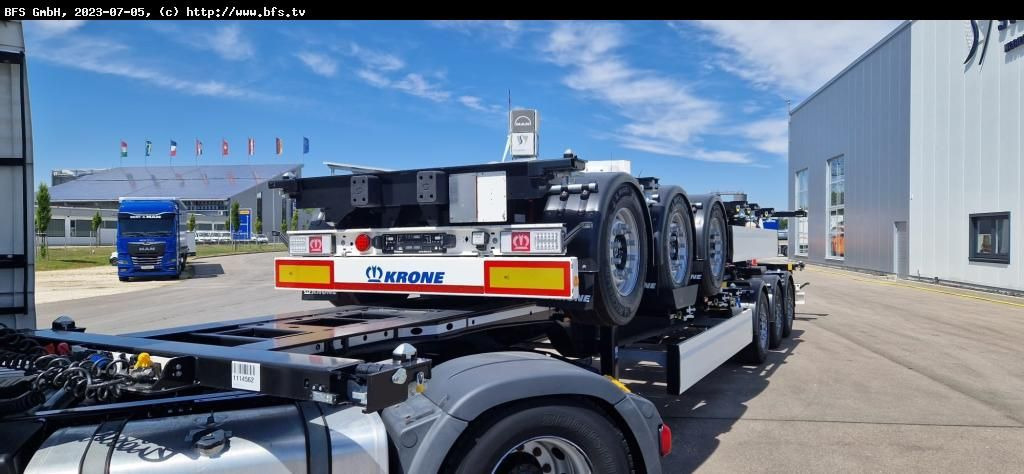 Krone Sattelauflieger Container Chassi SDC 27 eLTU5-2 Krone Sattelauflieger Container Chassi SDC 27 eLTU5-2 - Félpótkocsi cserefelépítményes: 4 kép. Krone Sattelauflieger Container Chassi SDC 27 eLTU5-2 Krone Sattelauflieger Container Chassi SDC 27 eLTU5-2 - Félpótkocsi cserefelépítményes: 4 kép.