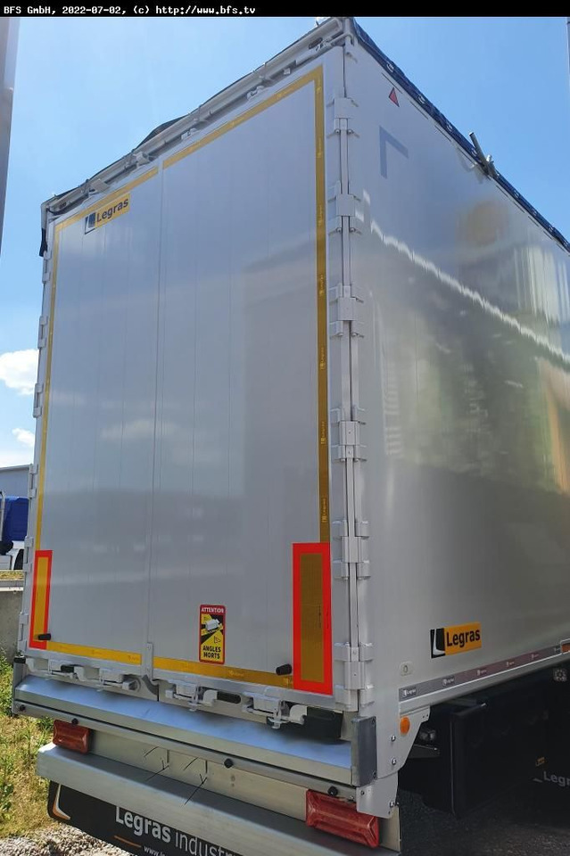 Legras Schubboden FMA Standard 91,4 m³, Seitenschutzpla - Félpótkocsi öönkihordós: 3 kép. Legras Schubboden FMA Standard 91,4 m³, Seitenschutzpla - Félpótkocsi öönkihordós: 3 kép.