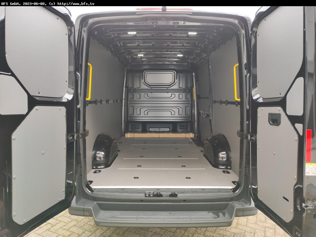 MAN TGE 3.140 4x2 SB Kastenwagen mit DSG  und Dachre - Furgon: 3 kép. MAN TGE 3.140 4x2 SB Kastenwagen mit DSG  und Dachre - Furgon: 3 kép.