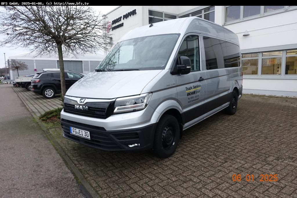 MAN TGE 3.180 4x2 F SB 8 Sitzer, Automatik, Anhängek - Minibusz, Kisbusz: 1 kép. MAN TGE 3.180 4x2 F SB 8 Sitzer, Automatik, Anhängek - Minibusz, Kisbusz: 1 kép.
