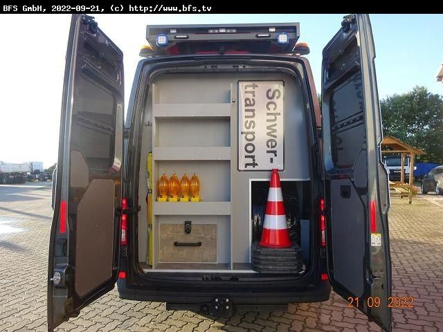MAN TGE 3.180 4x2 F SB BF3 Begleitfahrzeug - Furgon: 3 kép. MAN TGE 3.180 4x2 F SB BF3 Begleitfahrzeug - Furgon: 3 kép.