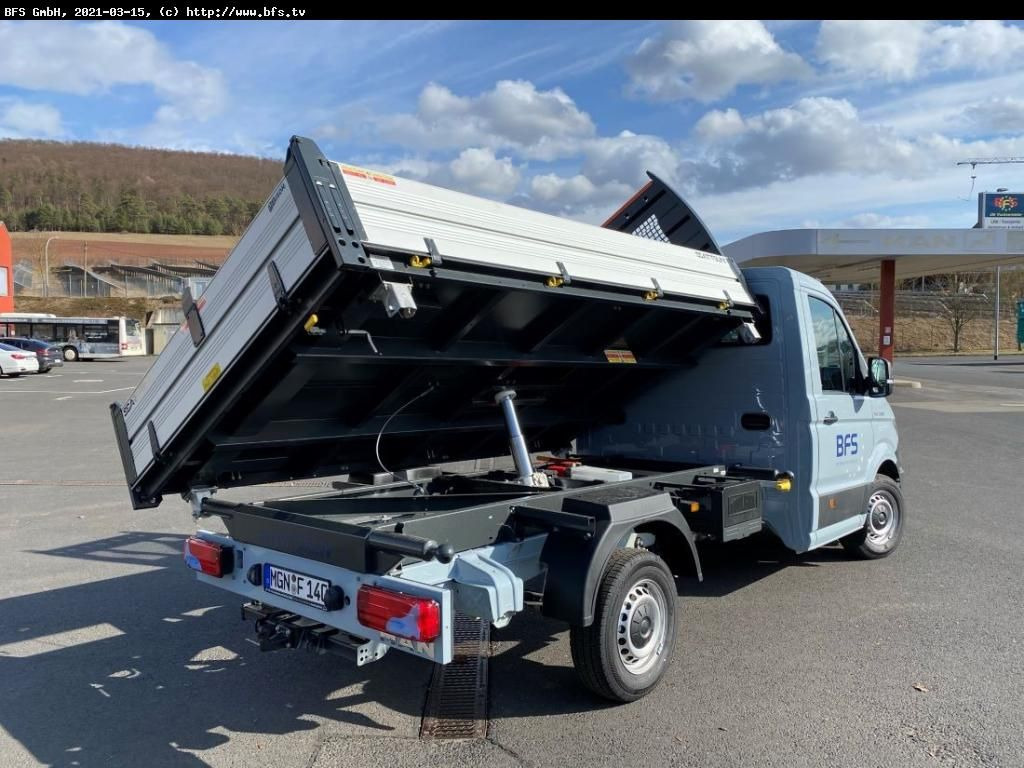 MAN TGE 3.180 4x2 F SB Dreiseitenkipper - Billenőplatós kisteherautó: 3 kép. MAN TGE 3.180 4x2 F SB Dreiseitenkipper - Billenőplatós kisteherautó: 3 kép.