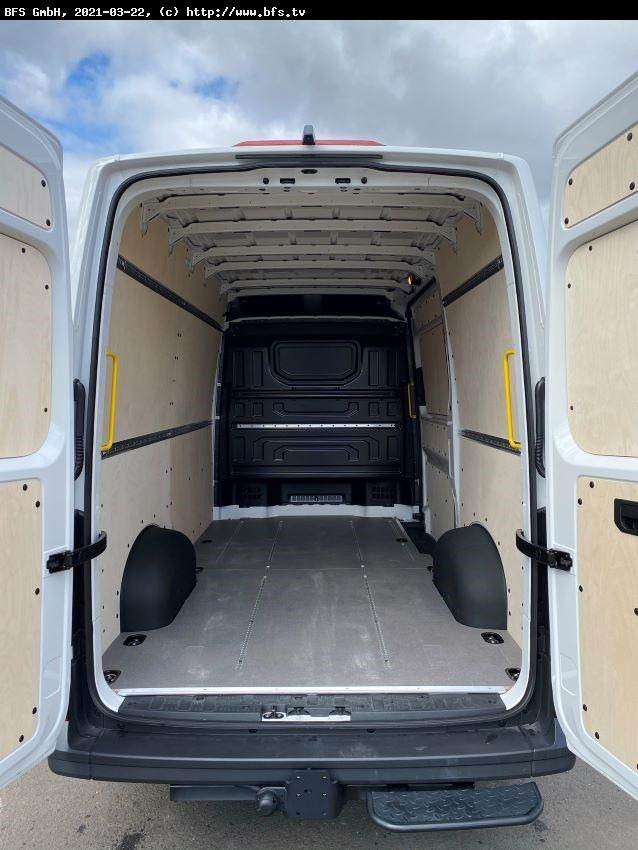 MAN TGE 3.180 4x2 F SB Frontantrieb/ 3 Sitzer, Autom - Furgon: 4 kép. MAN TGE 3.180 4x2 F SB Frontantrieb/ 3 Sitzer, Autom - Furgon: 4 kép.