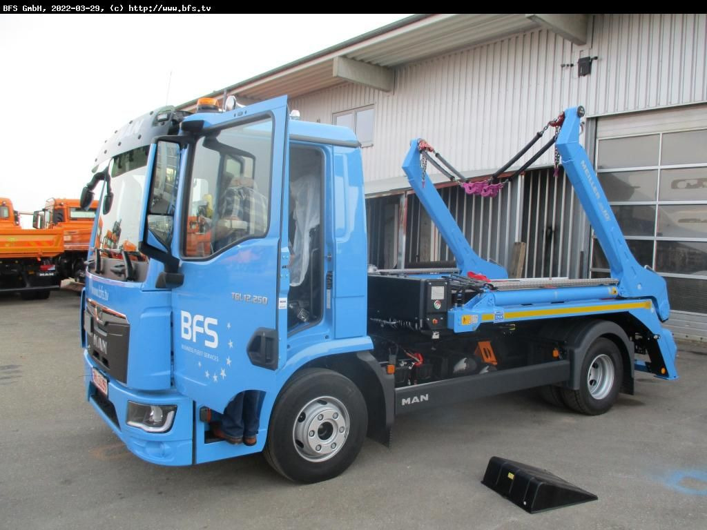 MAN TGL (TG3) 12.250 4x2 BL CH 12T Meiller - Konténerszállító: 2 kép. MAN TGL (TG3) 12.250 4x2 BL CH 12T Meiller - Konténerszállító: 2 kép.