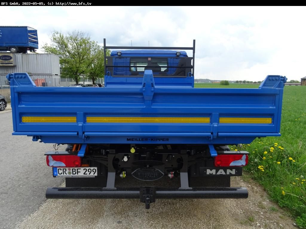 MAN TGL (TG3) 8.220 4x2 BB CH TG3, Automatik - Billenőplatós kisteherautó: 3 kép. MAN TGL (TG3) 8.220 4x2 BB CH TG3, Automatik - Billenőplatós kisteherautó: 3 kép.