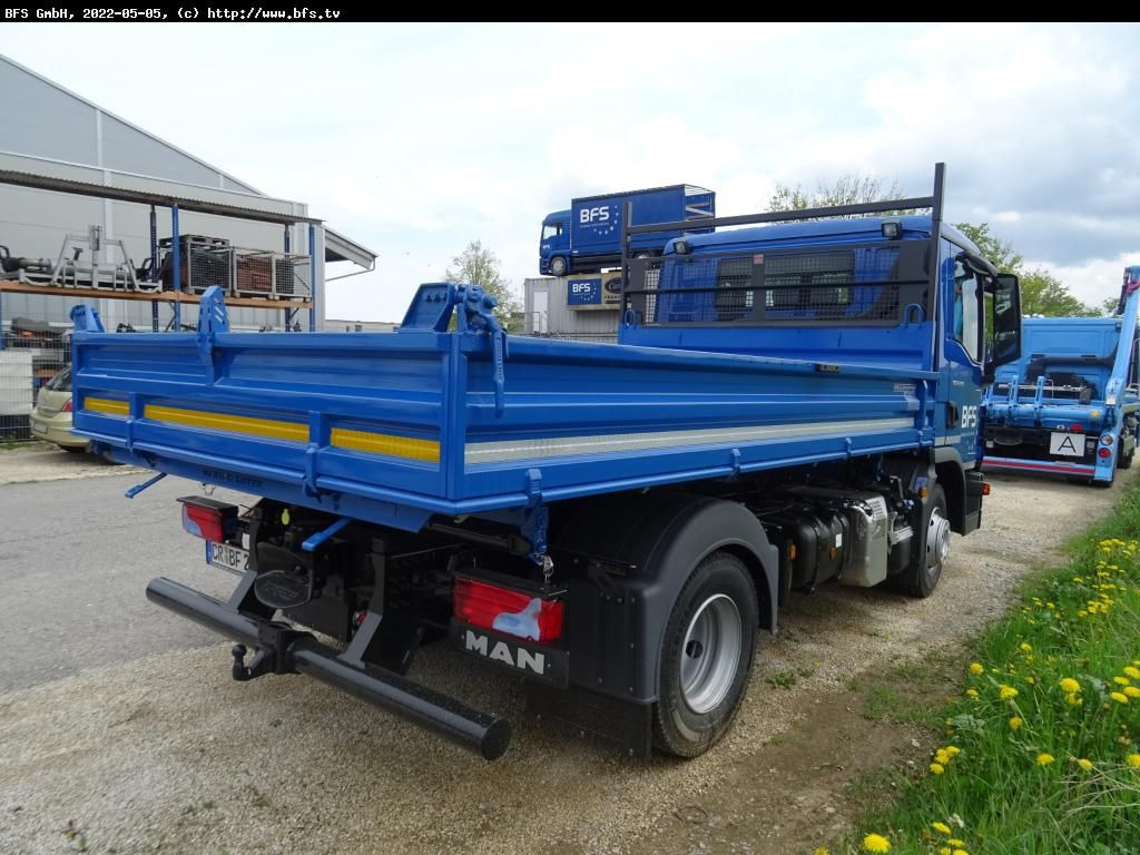 MAN TGL (TG3) 8.220 4x2 BB CH TG3, Automatik - Billenőplatós kisteherautó: 2 kép. MAN TGL (TG3) 8.220 4x2 BB CH TG3, Automatik - Billenőplatós kisteherautó: 2 kép.