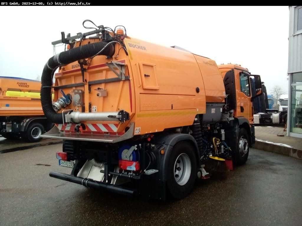 MAN TGM 18.250 4x2 BL Bucher V65_Twin - Utcaseprő gép: 2 kép. MAN TGM 18.250 4x2 BL Bucher V65_Twin - Utcaseprő gép: 2 kép.