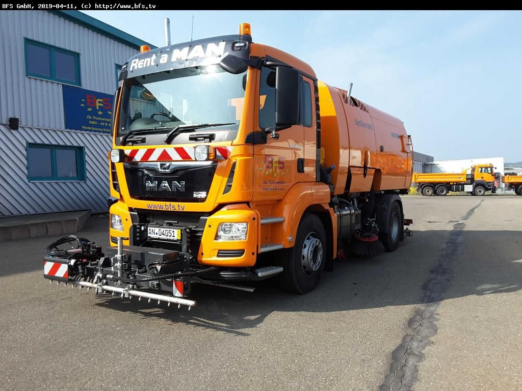 MAN TGS 18.360 4X2 LL Bucher OF 8000 RS beids. WK HD - Utcaseprő gép: 1 kép. MAN TGS 18.360 4X2 LL Bucher OF 8000 RS beids. WK HD - Utcaseprő gép: 1 kép.
