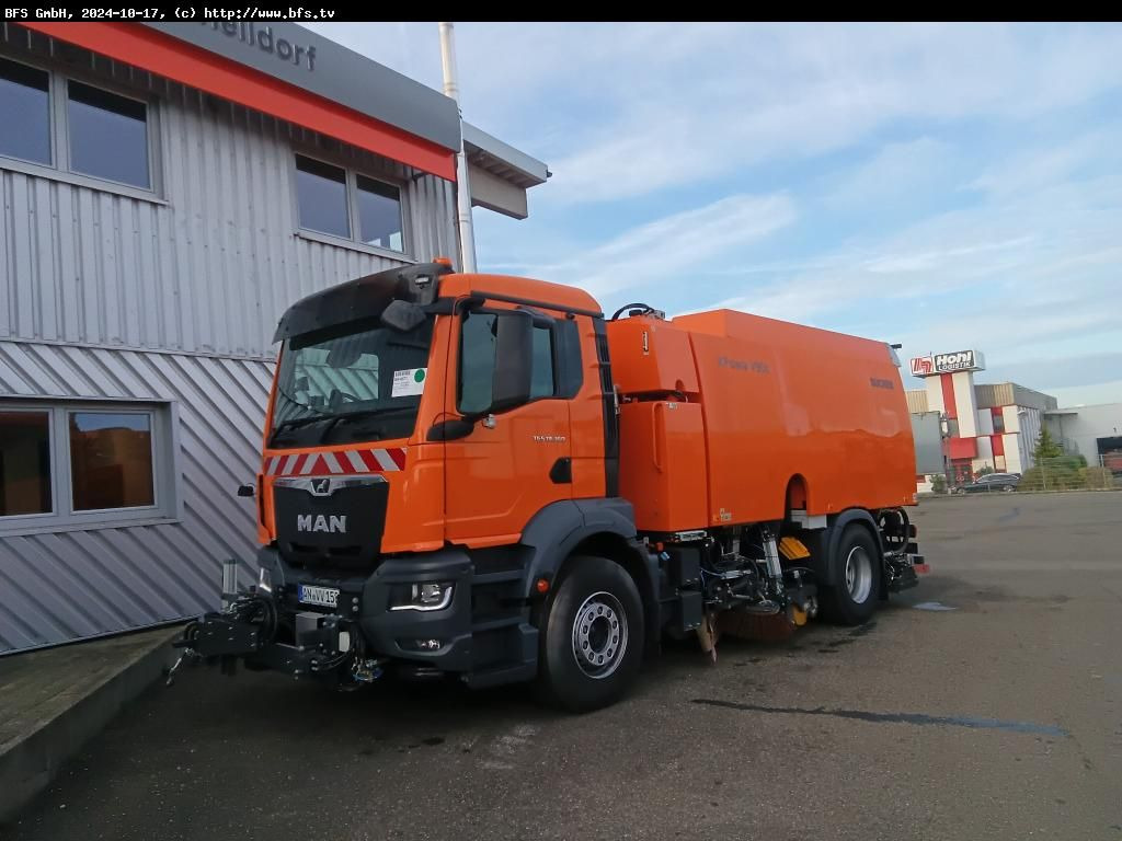 MAN TGS 18.360 4x2 BL BEAM S9000 / Bucher V90 Rotorc - Utcaseprő gép: 1 kép. MAN TGS 18.360 4x2 BL BEAM S9000 / Bucher V90 Rotorc - Utcaseprő gép: 1 kép.