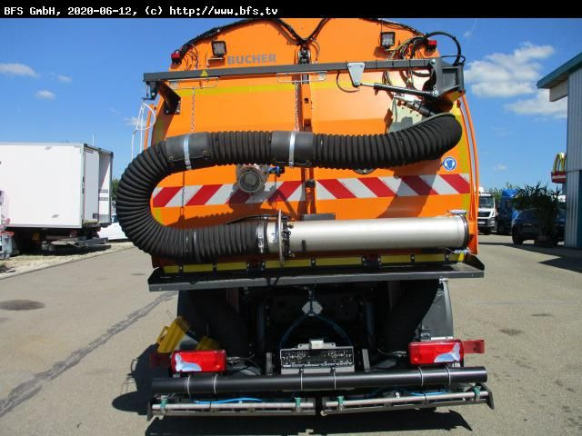MAN TGS 18.400 4X2 BL Bucher OF 8000 RS Drehjet beid - Utcaseprő gép: 3 kép. MAN TGS 18.400 4X2 BL Bucher OF 8000 RS Drehjet beid - Utcaseprő gép: 3 kép.
