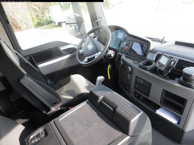 MAN TGS 18.420 4x4H BL HMF,Elektrokran 1820 K4 RC - Billenőplatós teherautó: 4 kép. MAN TGS 18.420 4x4H BL HMF,Elektrokran 1820 K4 RC - Billenőplatós teherautó: 4 kép.