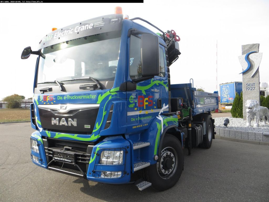 MAN TGS 18.420 4x4H BL HMF,Elektrokran 1820 K4 RC - Billenőplatós teherautó: 1 kép. MAN TGS 18.420 4x4H BL HMF,Elektrokran 1820 K4 RC - Billenőplatós teherautó: 1 kép.