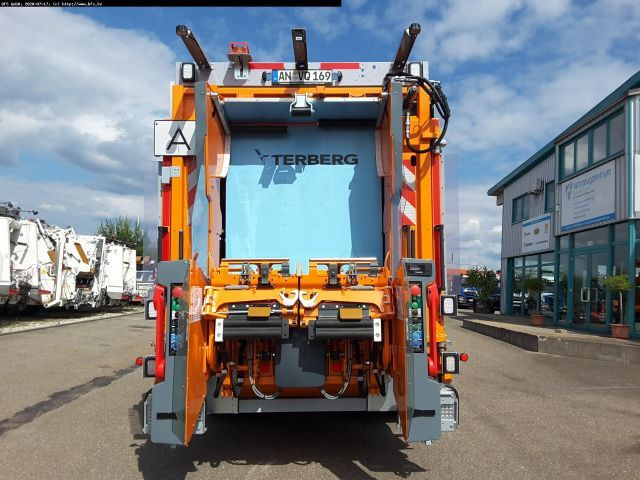 MAN TGS 28.320 6x2-4 BL HS HL Olympus 21 - Omni-DEKA - Szemetesautó: 3 kép. MAN TGS 28.320 6x2-4 BL HS HL Olympus 21 - Omni-DEKA - Szemetesautó: 3 kép.