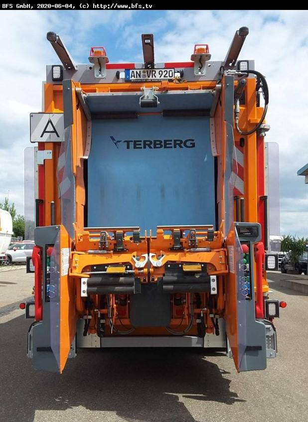 MAN TGS 28.320 6x2-4 BL HS HL Olympus 23 - Omni-DEKA - Szemetesautó: 3 kép. MAN TGS 28.320 6x2-4 BL HS HL Olympus 23 - Omni-DEKA - Szemetesautó: 3 kép.