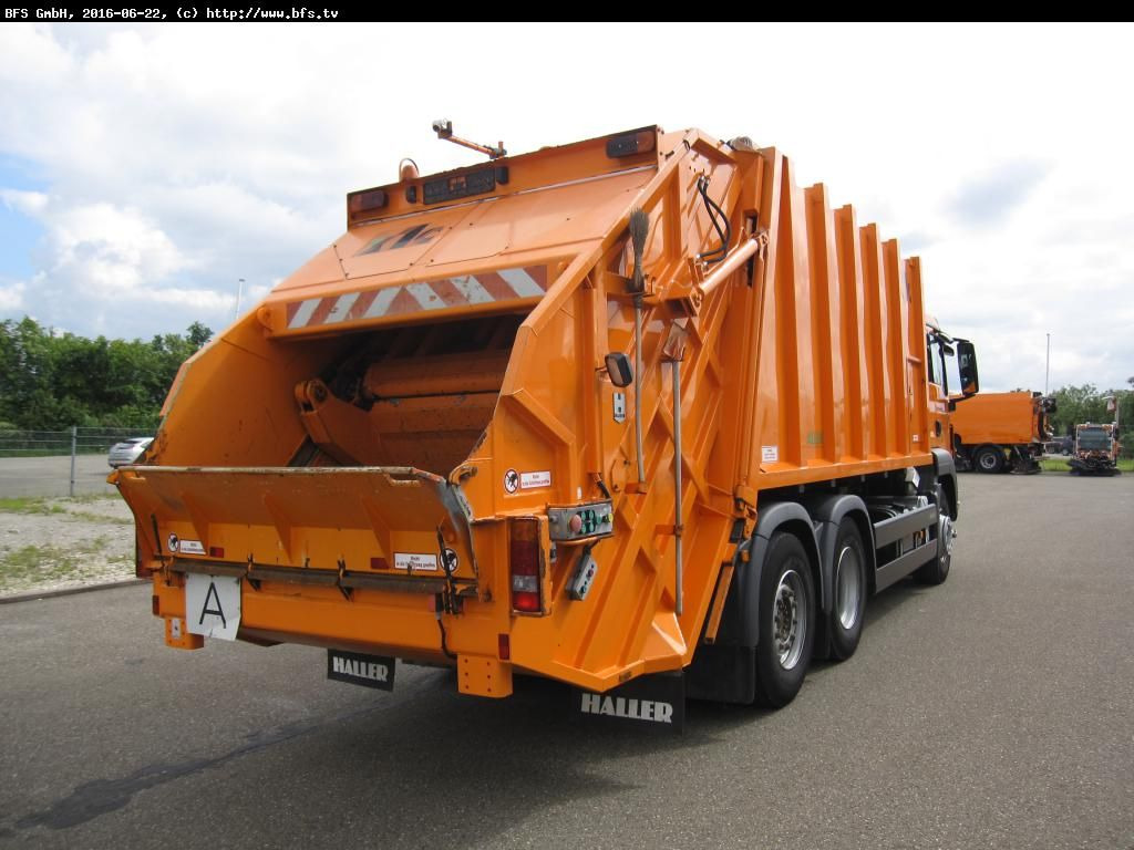 MAN TGS 28.320 6x2-4 BL Sperrmüll Haller M21 x1 C oh - Szemetesautó: 2 kép. MAN TGS 28.320 6x2-4 BL Sperrmüll Haller M21 x1 C oh - Szemetesautó: 2 kép.