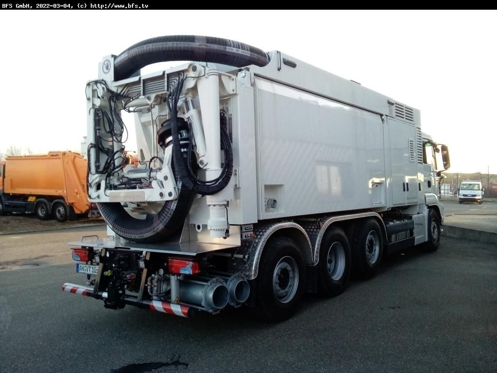 MAN TGS 35.510 8X4-4 BL RSP Saugbagger - Szippantós autó: 2 kép. MAN TGS 35.510 8X4-4 BL RSP Saugbagger - Szippantós autó: 2 kép.