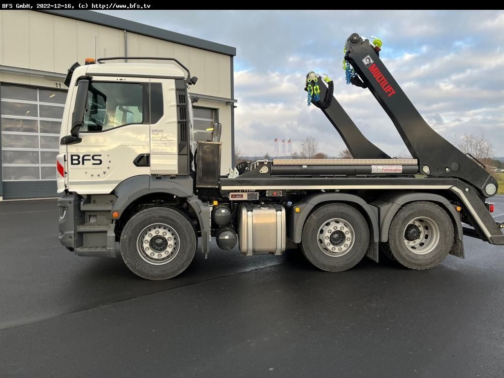 MAN TGS (TG3) 26.510 6x2/4 BL CH HIAB - Billenőplatós teherautó: 1 kép. MAN TGS (TG3) 26.510 6x2/4 BL CH HIAB - Billenőplatós teherautó: 1 kép.