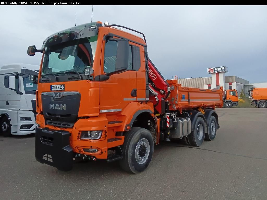 MAN TGS (TG3) 28.510 6x4-4 BL CH WiDi Fassi 15mt - Billenőplatós teherautó: 1 kép. MAN TGS (TG3) 28.510 6x4-4 BL CH WiDi Fassi 15mt - Billenőplatós teherautó: 1 kép.