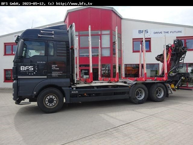 MAN TGX 26.510 6x4 BL Kurzholz, Sicherheitspaket Plu - Rönkszállító teherautó: 2 kép. MAN TGX 26.510 6x4 BL Kurzholz, Sicherheitspaket Plu - Rönkszállító teherautó: 2 kép.