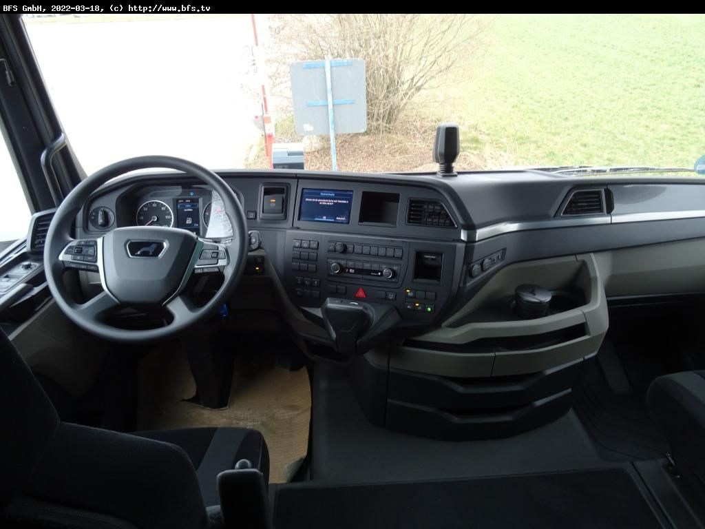 MAN TGX (TG3) 26.470 6x2-4 LL BDF Mildner - Cserefelépítményes teherautó: 4 kép. MAN TGX (TG3) 26.470 6x2-4 LL BDF Mildner - Cserefelépítményes teherautó: 4 kép.