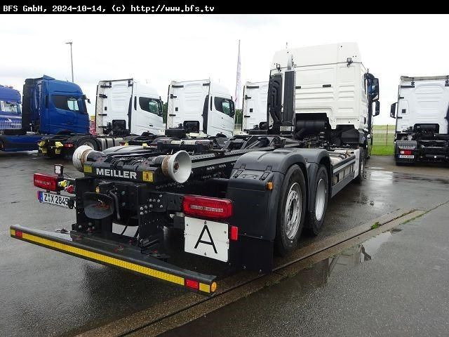MAN TGX (TG3) 26.510 6x2-4 BL CH RS 21.70 Meiller - Horgos rakodó teherautó: 3 kép. MAN TGX (TG3) 26.510 6x2-4 BL CH RS 21.70 Meiller - Horgos rakodó teherautó: 3 kép.