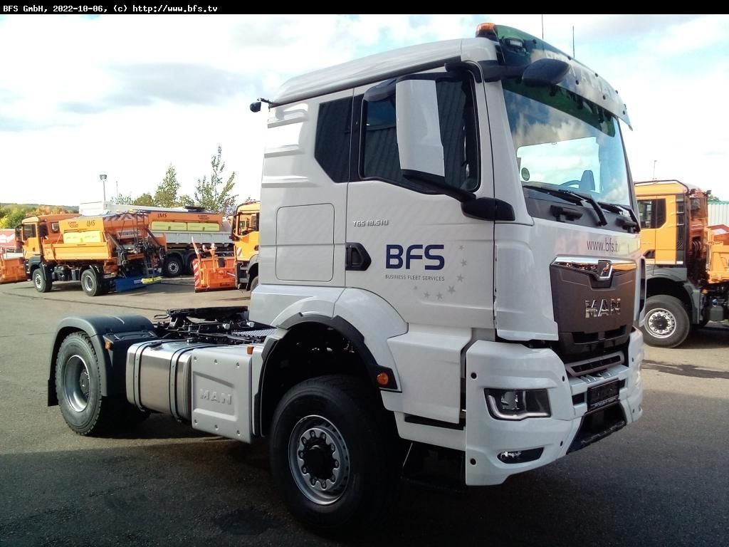 MAN TGS (TG3) 18.510 4x4H BL SA Hydrodrive Kippydrau - Nyergesvontató: 2 kép. MAN TGS (TG3) 18.510 4x4H BL SA Hydrodrive Kippydrau - Nyergesvontató: 2 kép.