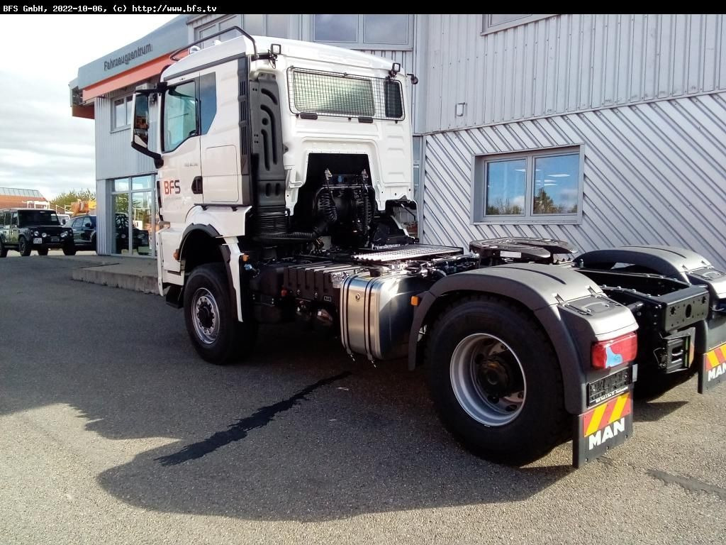 MAN TGS (TG3) 18.510 4x4H BL SA Hydrodrive Kippydrau - Nyergesvontató: 3 kép. MAN TGS (TG3) 18.510 4x4H BL SA Hydrodrive Kippydrau - Nyergesvontató: 3 kép.