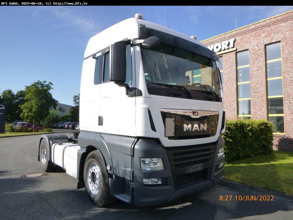 MAN TGX 18.500 4x2 BLS Leder, Hydraulik - Nyergesvontató: 1 kép. MAN TGX 18.500 4x2 BLS Leder, Hydraulik - Nyergesvontató: 1 kép.